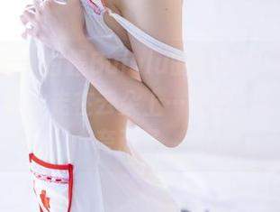 更新了啦！白露Bululu的棉袜图集上线，穿上它仿佛走在云朵上…好吧，可能是我夸张了。
