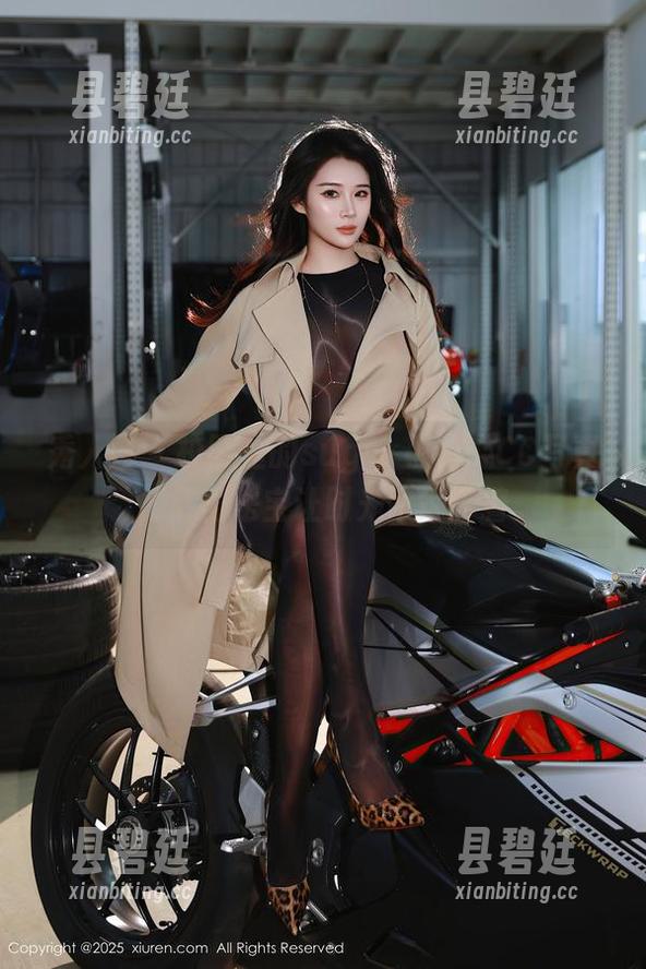 秀人网-sugar小甜心CC 秀人网 - 校园里的sugar小甜心CC写真,拿出法宝让时光乖乖等着