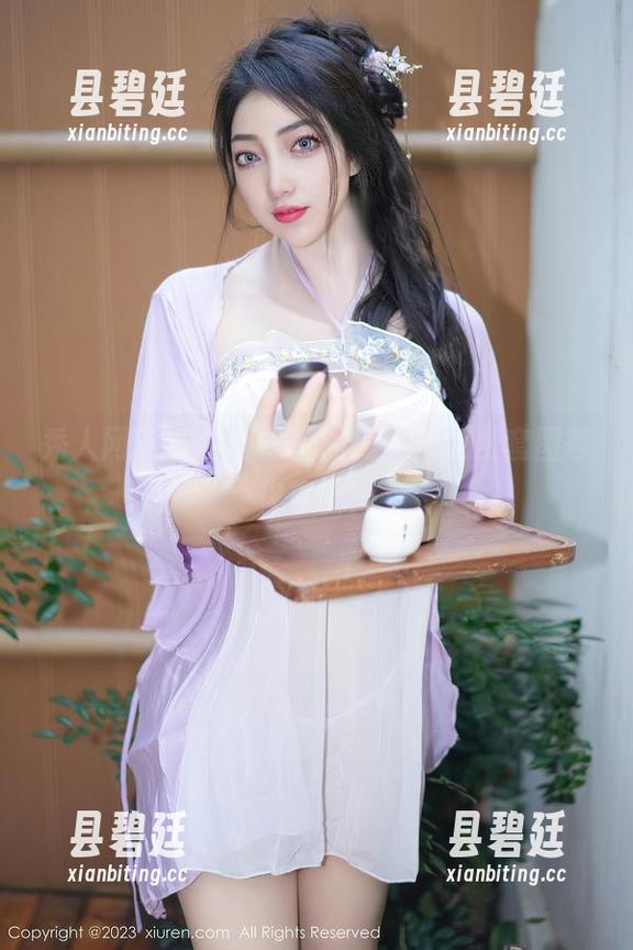 秀人网-夏雪爱 秀人网 - 领略夏雪爱的美足,免费套图等你来拿!