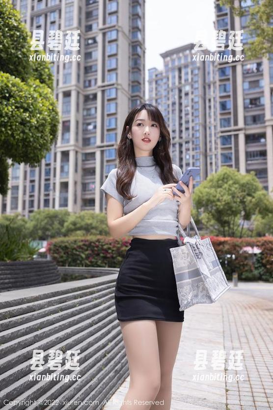 秀人网 - 外科TEL的粉色日常，美图图包里有个粉色小宇宙在闪耀