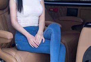 秀人网 – 小泡芙winna与她的泳衣，图库的浪滋味儿还真不错！