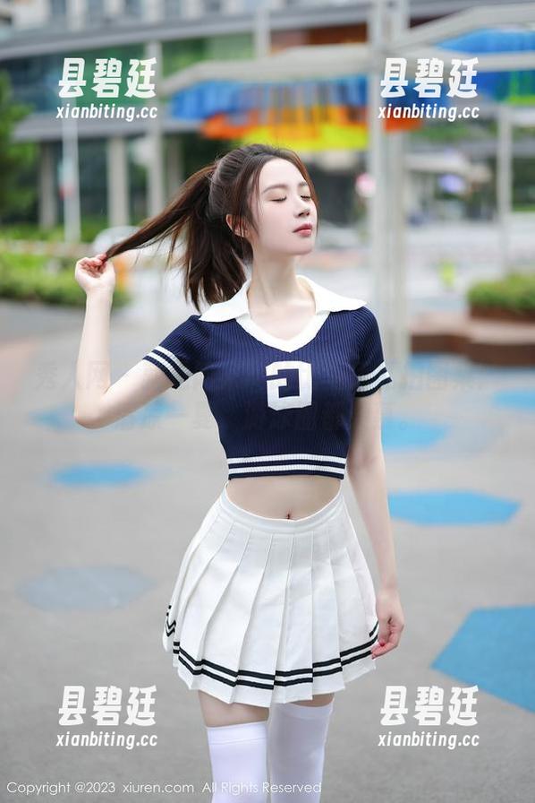 秀人网-就是阿朱啊 秀人网 - 就是阿朱啊的比基尼私拍图集:清凉一夏,游泳圈都羡慕。