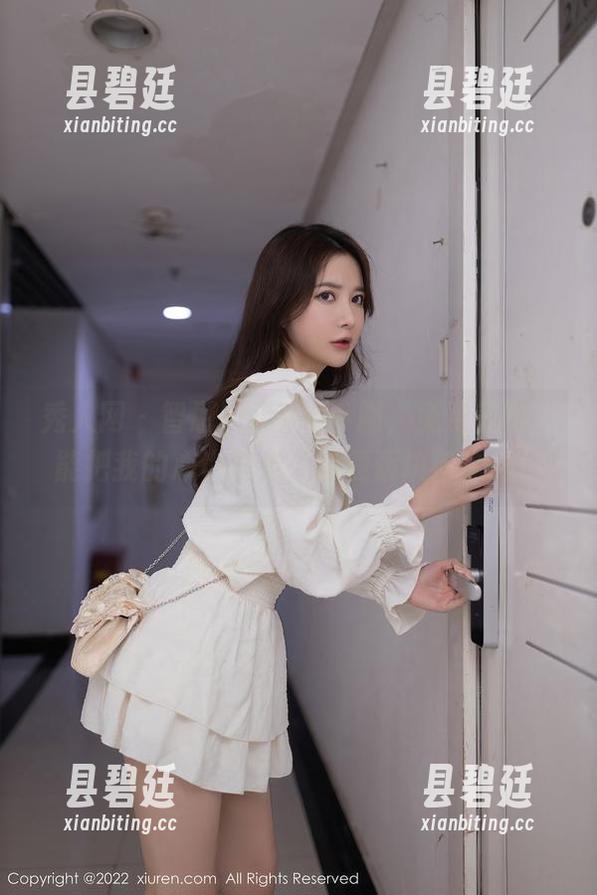 秀人网-智恩baby 秀人网 - 智恩baby水手服,免费美图,能把我的心也勾走,顺便添块沙滩吗?
