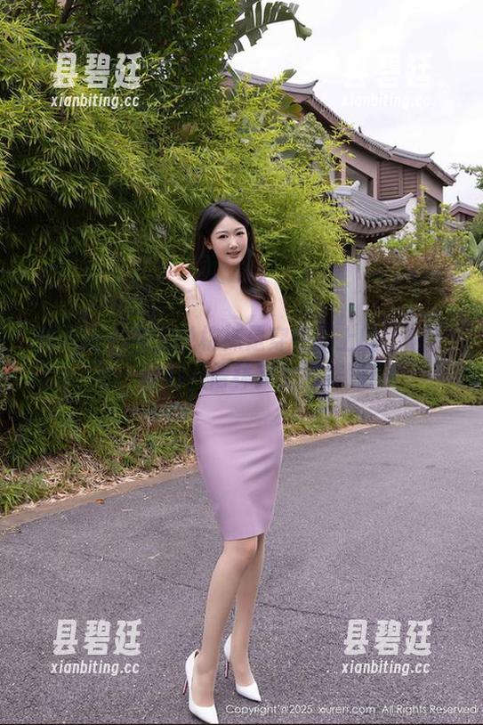 秀人网-林文文 秀人网 - 有人说棉袜是穿在脚上的臆想?不,我们只信林文文的美图!