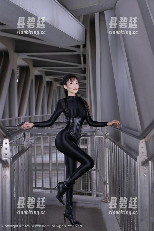 秀人网-灿宝 秀人网 - 牛仔裤写真来袭!灿宝的最新力作,绝不无聊