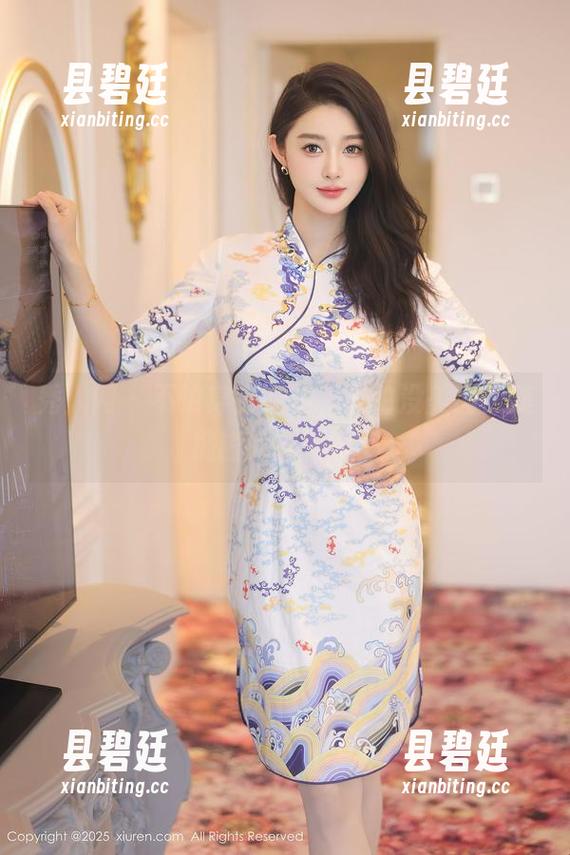 秀人网 - 不怕穿错衣服，只怕没美图！美桃酱的制服时刻