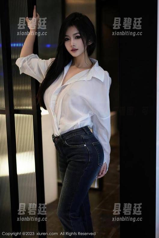 秀人网 - 袁圆的制服变身，免费看图，可能会受刺激哦，哈哈！