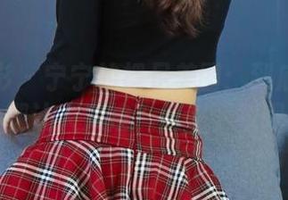 绮梦摄影 – 宁宁的裸足美图：到底是谁的小腿让人失控？快来下载吧！