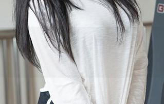 花漾show – 尤妮丝又穿礼服出镜了，合集看完我就开始想她下次的穿搭