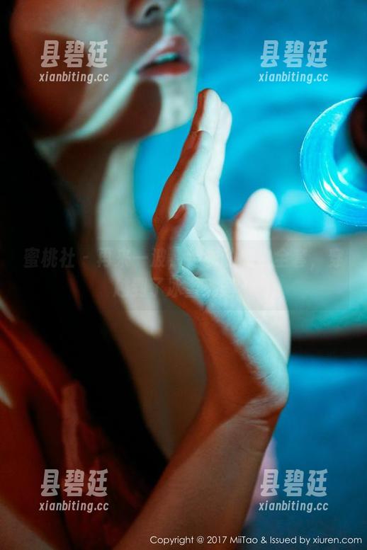 蜜桃社-结衣 蜜桃社 - 再来一波,结衣的纯白全套,穿越到了冰雪王国?