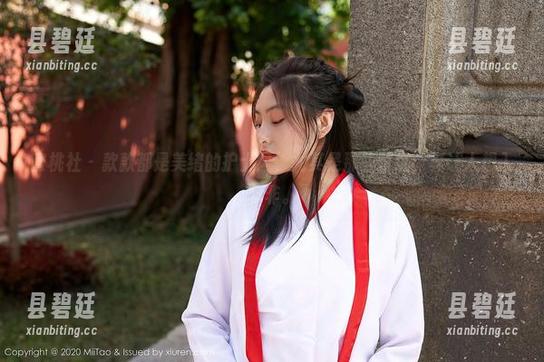 蜜桃社 - 款款都是美绪的护士风，尤其是那些壁纸，真让人想入非非。