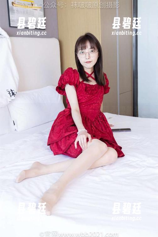 袜啵啵 - 板鞋别低调，小安可不想躲在角落里的作品，来看会儿，乐一乐！