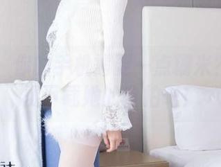 袜啵啵 – 你的手机需要一点糯米？快来免费下载她的自拍吧！