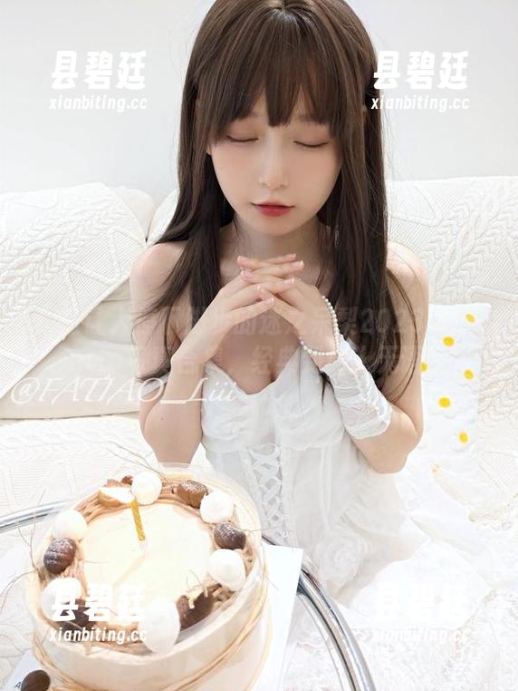 稍微让人停下脚步的迷之呆梨2023年Fantia写真合集，经典到让人无语。