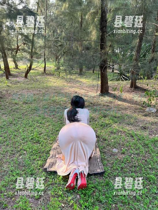 微密圈 - 迷人的五姨太的美图分享，纯粹为天使的随性状态打call。