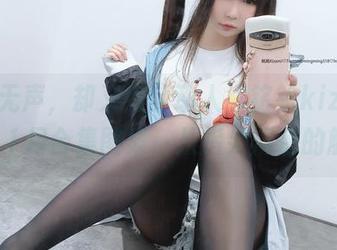 有些无声，却又如此动人，铭铭kizami的11月合集图集，从指尖滑落的触感