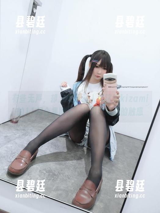有些无声，却又如此动人，铭铭kizami的11月合集图集，从指尖滑落的触感