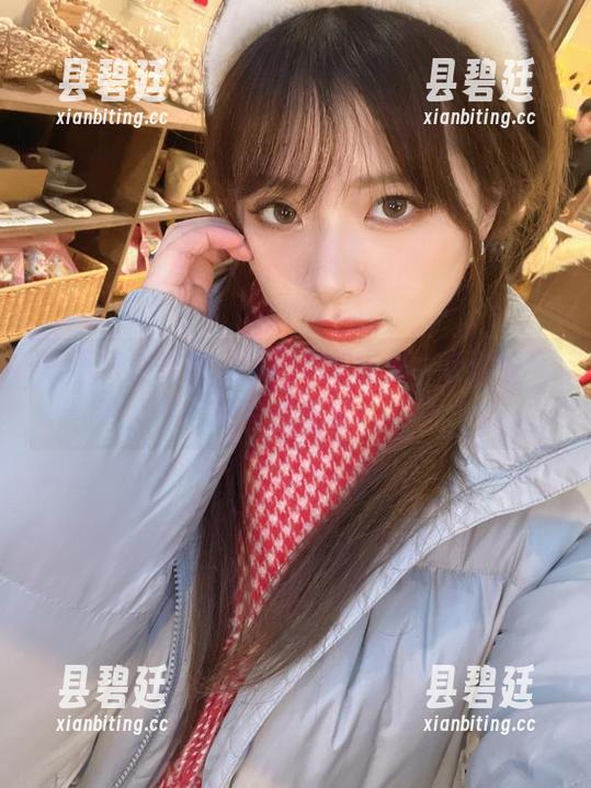 闪月半 这不只是美图,闪月半的喵少女还偷偷拿了一点星星。