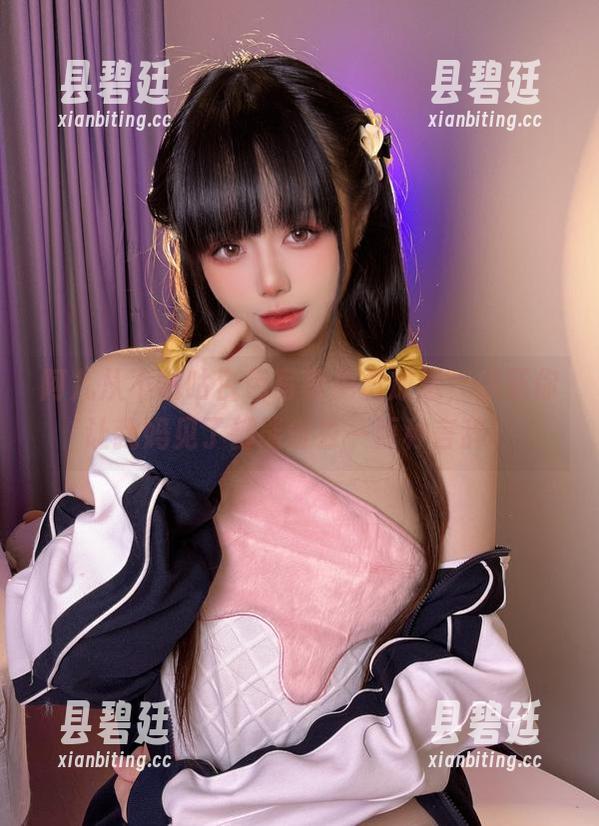 阿九从不咕咕白色写真免费放送，保证你让我妈见了都能省去一百种言辞！