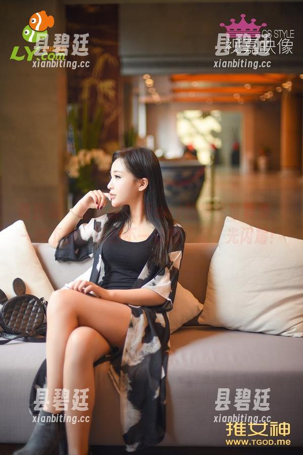 青豆客 - 陈嘉嘉Tiffany的裸足写真集，一键下载，玩出不一样的“足”光闪耀！